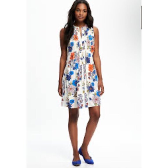 Old Navy Floral Summer Fit and Flare Dress Sz M Swing Pleated Feminine Colorful - Picture 1 of 8